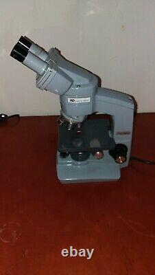 Binocular Microscope American Optical Instruments inc 2x eyepieces & 4x optics